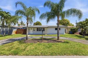 8451 NW 16th St, Pembroke Pines, FL 33024, - MLS#A12016196