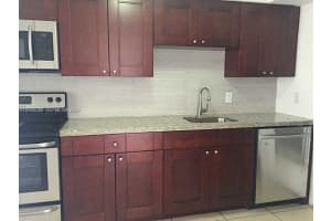 2005 Sans Souci Blvd 305, North Miami