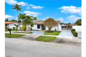 10731 SW 28th St, Miami, FL 33165, - MLS#A12016433