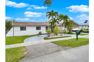 10731 SW 28th St, Miami, FL 33165, - MLS#A12016433