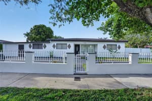 2451 Nw 11th St, Miami 2451 Nw 11th St, Miami