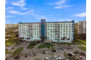 4001 Hillcrest Dr APT 812, Hollywood, FL 33021, - MLS#A12016521