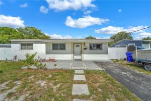 900 N 70th Ave, Hollywood, FL 33024, - MLS#A12016636