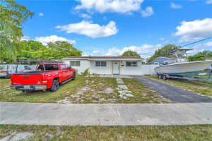 900 N 70th Ave, Hollywood, FL 33024, - MLS#A12016636