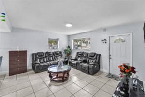 900 N 70th Ave, Hollywood, FL 33024, - MLS#A12016636