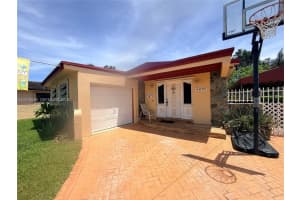 4870 Sw 6th St, Miami