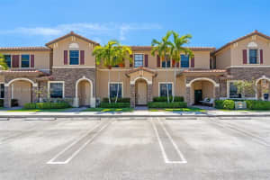 8936 W 35th Ln, Hialeah