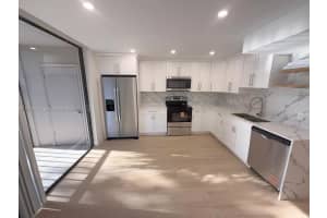 8420 Sw 133rd Ave Rd 219-2, Miami