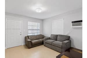 1111 NW 77th St, Miami, FL 33150, - MLS#A12016746