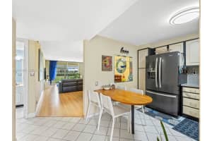 9820 S Hollybrook Lake Dr APT 208, Pembroke Pines, FL 33025, - MLS#A12016856