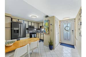 9820 S Hollybrook Lake Dr APT 208, Pembroke Pines, FL 33025, - MLS#A12016856