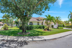 701 SW 93rd Terrace, Pembroke Pines, FL 33025, - MLS#A12016864