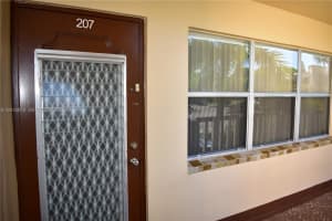 8851 Sunrise Lakes Blvd 207, Sunrise