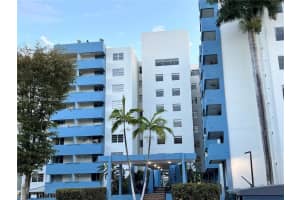 5050 Nw 7th St 220, Miami