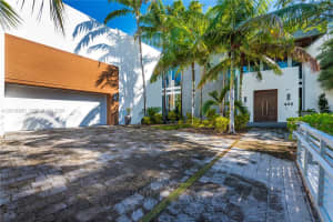 400 Tamarind Dr, Hallandale Beach, FL 33009, - MLS#A12016930