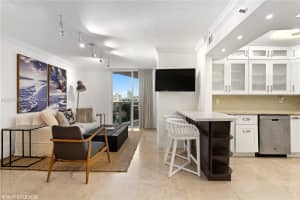 2401 Collins Ave APT 909, Miami Beach, FL 33140, - MLS#A12017025