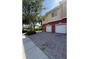 3335 Palomino Dr Apt 311-3, Hollywood, FL 33024, - MLS#A12017124