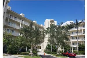 3500 Oaks Clubhouse Dr 211, Pompano Beach