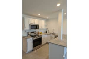 926 Michigan Ave APT 4, Miami Beach, FL 33139, - MLS#A12017165