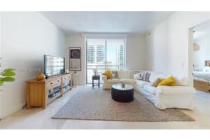 Avenue on Brickell, 1060 Brickell Ave APT 1805, Miami, FL 33131, - MLS#A12017317