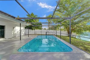 8400 NW 7th St, Pembroke Pines, FL 33024, - MLS#A12017331