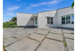 2001 NE 122nd Rd, North Miami, FL 33181, - MLS#A12017340
