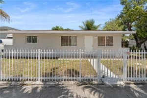 8400 Nw 24th Ct, Miami 8400 Nw 24th Ct, Miami