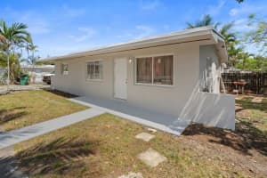 8400 NW 24th Ct, Miami, FL 33147, - MLS#A12017385