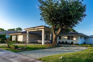 15761 Turnberry Dr, Miami Lakes, FL 33014, - MLS#A12017460