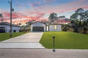 621 Greenbriar Blvd, Lehigh Acres, FL 33972, - MLS#A12017495