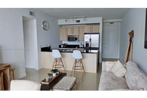 79 SW 12th St Apt 3711-S, Miami, FL 33130, - MLS#A12017507