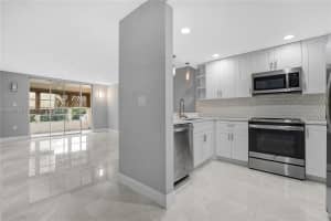 7100 NW 17th St APT 305, Plantation, FL 33313, - MLS#A12017511