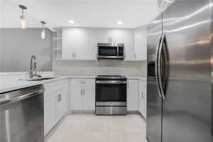 7100 NW 17th St APT 305, Plantation, FL 33313, - MLS#A12017511