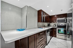 2401 Collins Ave APT 1107, Miami Beach, FL 33140, - MLS#A12017557