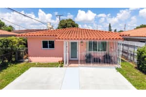10 NW 60th Ct, Miami, FL 33126, - MLS#A12017590