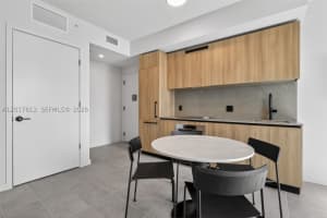 121 NE 5th St #3313, Miami, FL 33132, - MLS#A12017612