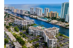 800 Parkview Dr APT 1007, Hallandale Beach, FL 33009, - MLS#A12017616