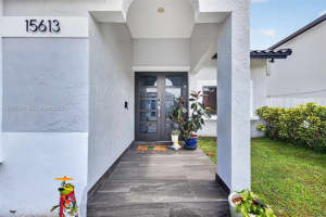 15613 SW 63rd Ter, Miami, FL 33193, - MLS#A12017644