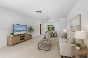 3925 Washington St, Hollywood, FL 33021, - MLS#A12017664