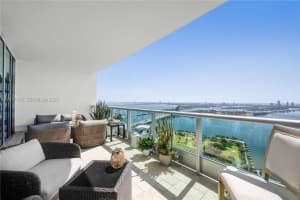 900 Biscayne Blvd 4205, Miami