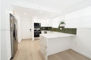 3052 SW 27th Ave APT 102, Miami, FL 33133, - MLS#A12017891