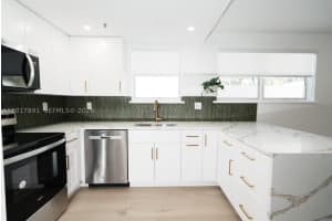 3052 SW 27th Ave APT 102, Miami, FL 33133, - MLS#A12017891