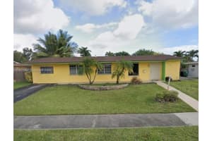 15805 Sw 99th Ct, Miami