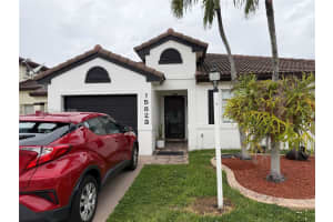 15823 Sw 82nd St, Miami