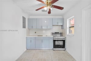 535 NW 18th St b, Fort Lauderdale, FL 33311, - MLS#A12018003