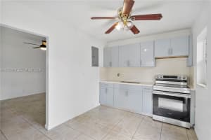 535 NW 18th St b, Fort Lauderdale, FL 33311, - MLS#A12018003
