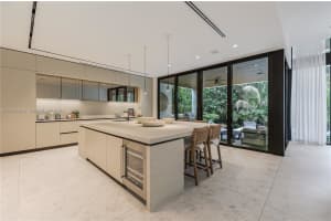 1092 N Venetian Dr, Miami Beach, FL 33139, - MLS#A12018036