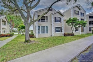 2850 N Oakland Forest Dr 202, Oakland Park