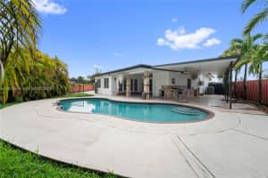 13611 Sw 77th St, Miami