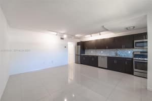 525 Meridian Ave APT 305, Miami Beach, FL 33139, - MLS#A12018193